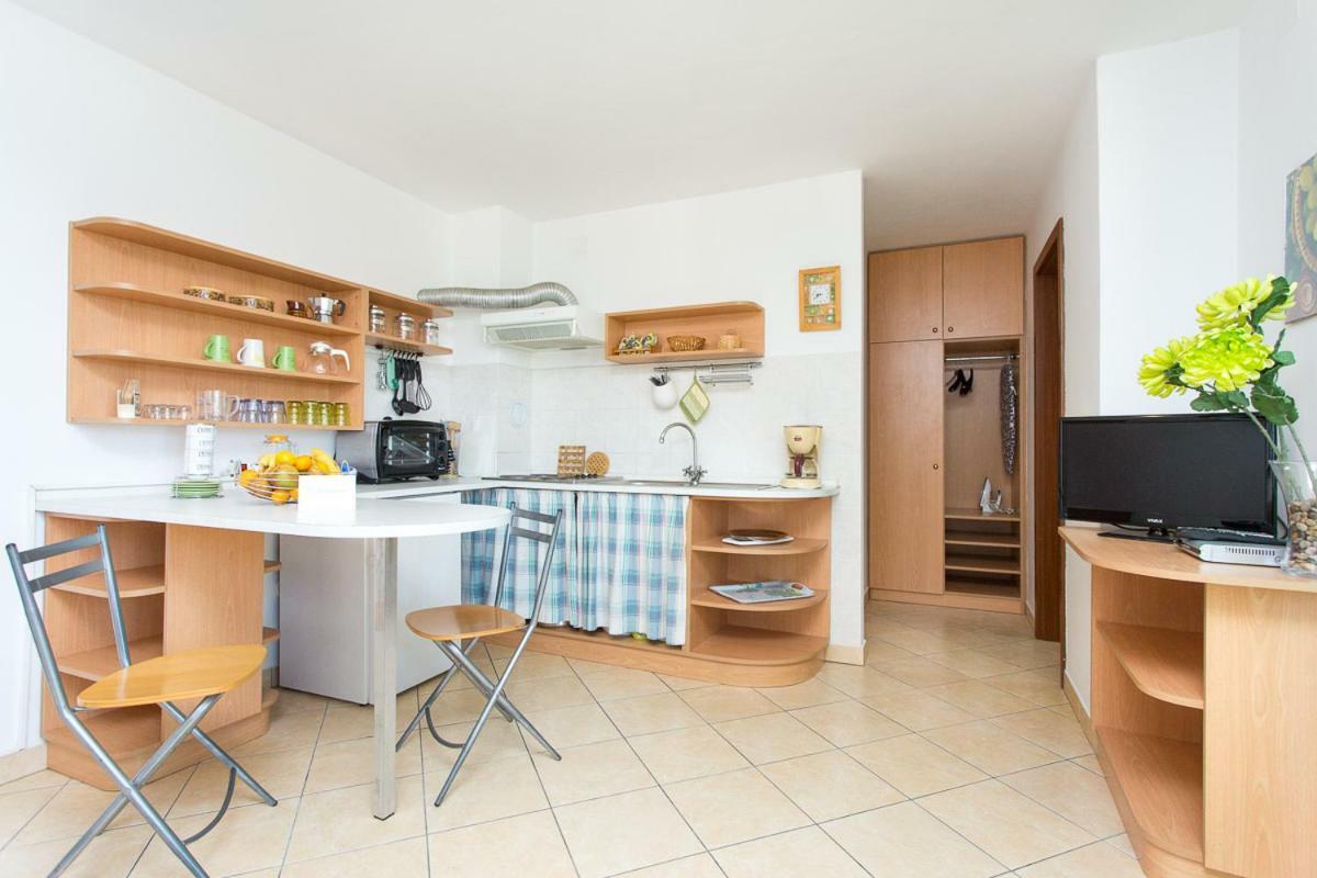 1-Bedroom Apartment With Loggia In Punat Island Krk Exteriör bild