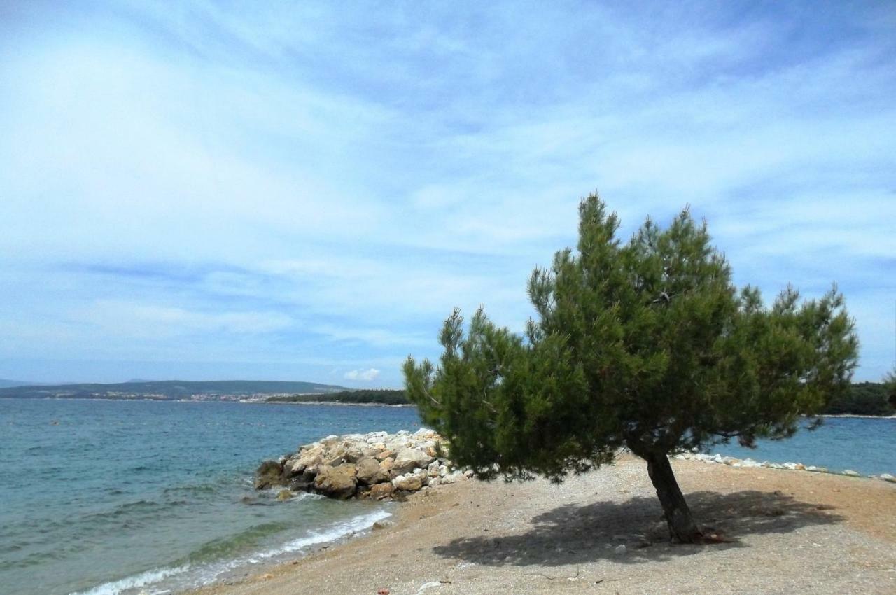 1-Bedroom Apartment With Loggia In Punat Island Krk Exteriör bild