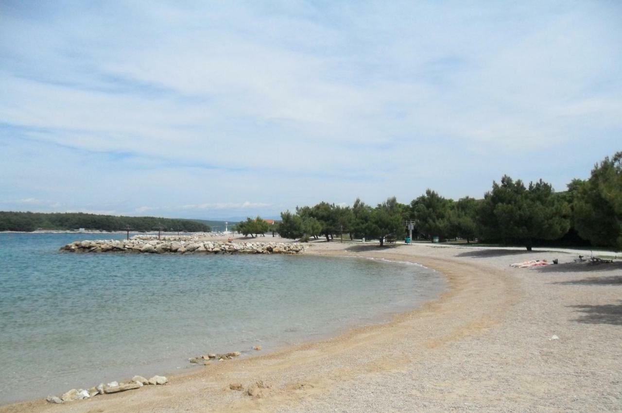 1-Bedroom Apartment With Loggia In Punat Island Krk Exteriör bild
